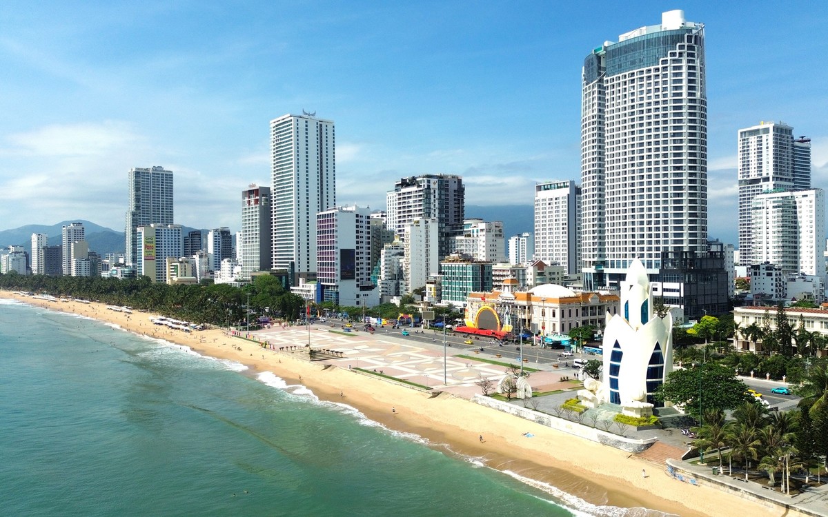 Experts advocate for balancing tourism development and public space on Nha Trang beaches