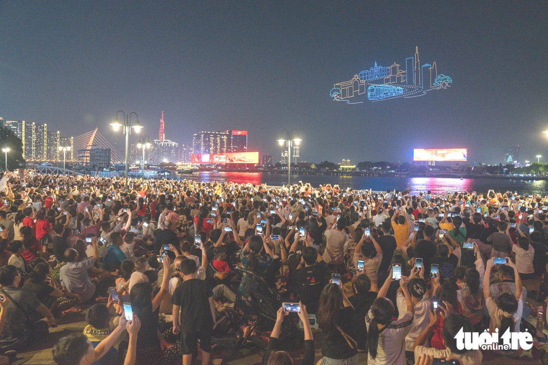Ho Chi Minh City rehearses record-breaking 10,500-drone show for Reunification Day