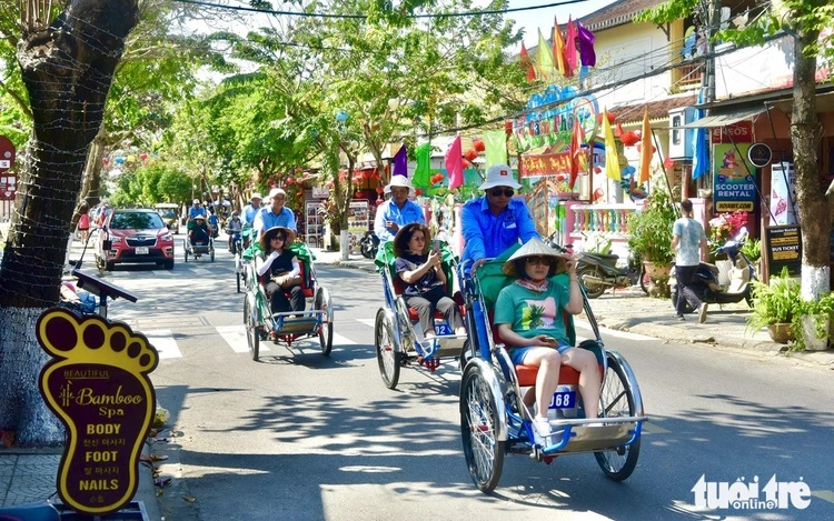 Vietnam receives 2.36 million Chinese tourists in Jan-May