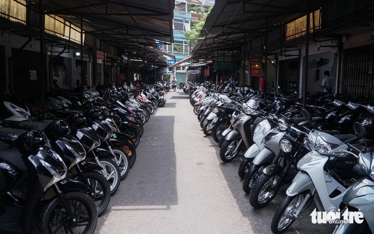 Hanoi’s largest used motorcycle market slows after announcement of fuel bike ban plan