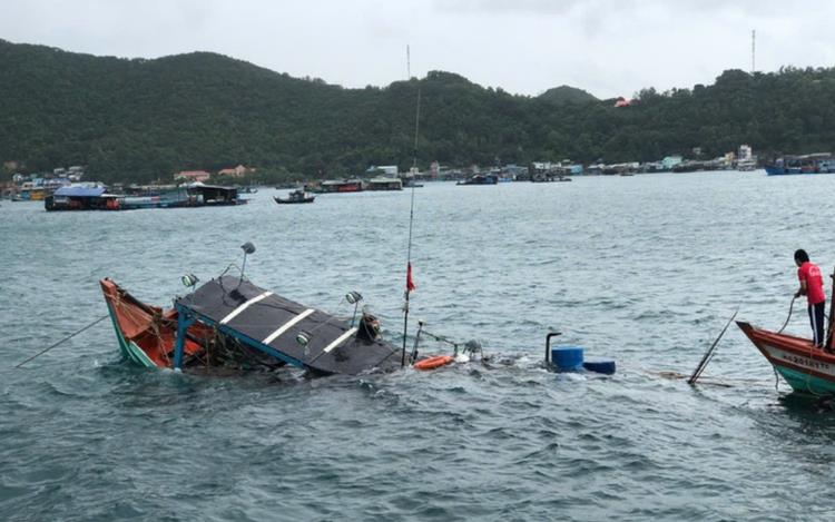 9 rescued from 2 sinking boats in southern Vietnam