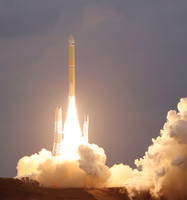 The fifth H-3 rocket lifts off from the Tanegashima Space Center in Kagoshima Prefecture on Sunday afternoon. (Courtesy of JAXA)