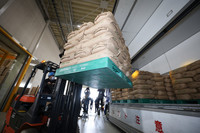 Zen-Noh Withdraws Govt-Stockpiled Rice from Storehouse - JIJI PRESS