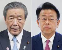 LDP Secretary-General Hiroshi Moriyama (left) and Komeito Secretary-General Makoto Nishida