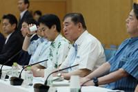 Japanese Prime Minister Shigeru Ishiba (second from right) speaks at a meeting of the intellectual property strategy headquarters held at the prime minister's office on Tuesday.