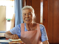 Mie Goya looks back on days she spent with her father, who died as a kamikaze pilot in 1945, in Nakagusuku, Okinawa Prefecture.