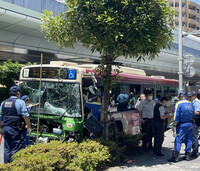 The route bus that collided with a trailer in Tokyo on Thursday