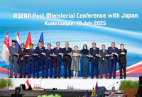 Japanese Foreign Minister Takeshi Iwaya (sixth from left) and ASEAN foreign ministers in Kuala Lumpur on Thursday (Courtesy of the Japanese Foreign Ministry)