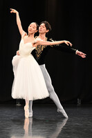 Yui Yonezawa (left) and Shun Izawa of the National Ballet of Japan perform a dance from 