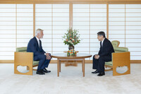 Japanese Emperor Naruhito (right) meets with Czech President Petr Pavel at the Imperial Palace in Tokyo on Friday. (Courtesy of the Imperial Household Agency)